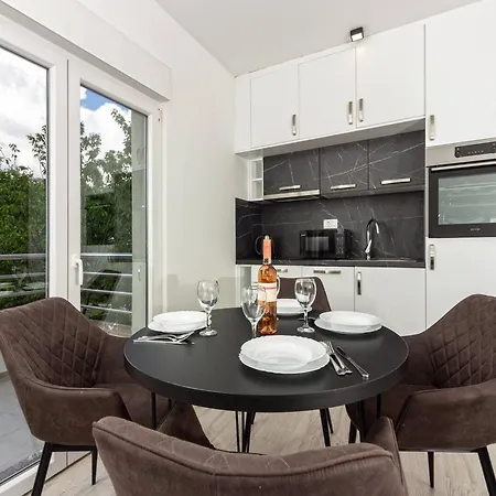 Apartamento Modern With Private Balcony Kaštela