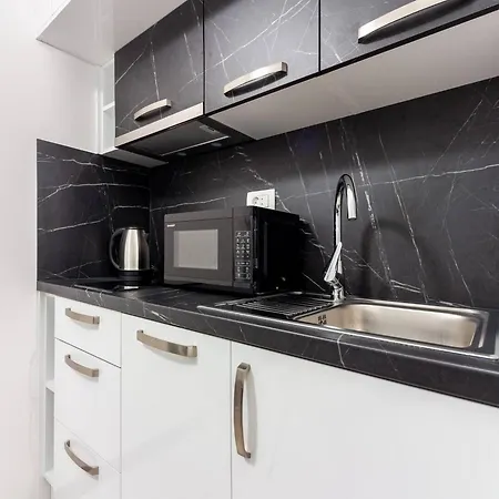 Modern With Private Balcony Apartamento